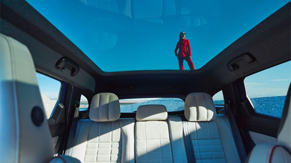 panoramic sunroof - Renault Espace E-Tech full hybrid