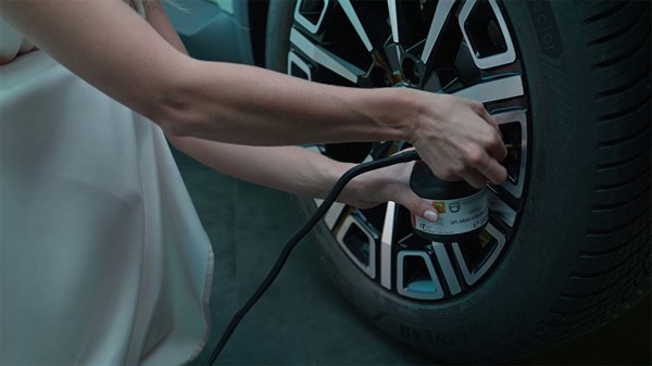 le kit de gonflage - R4 E-Tech électrique - Renault