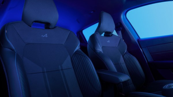 Renault Clio E-Tech full hybrid - upholstery