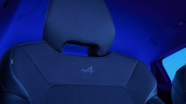 Renault Clio E-Tech full hybrid - upholstery and steering wheel