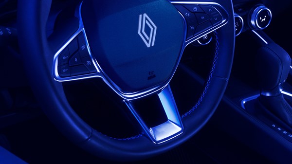 Renault Clio E-Tech full hybrid - upholstery and steering wheel