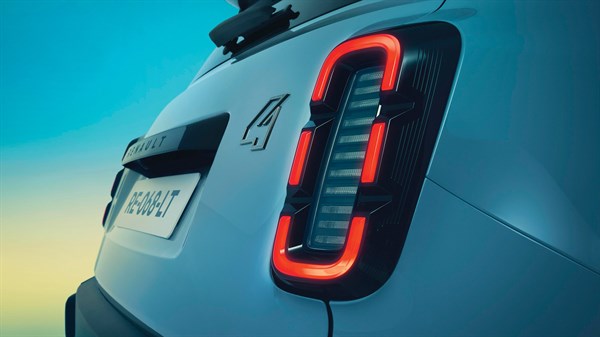 seuil de chargement - Renault 4 E-Tech électrique