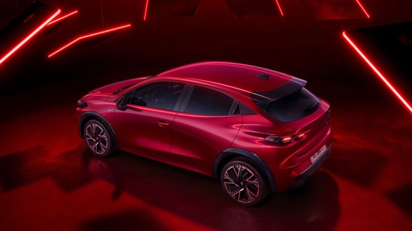 profil de Renault RB3B1 avec les jantes 18’’ en version esprit Alpine