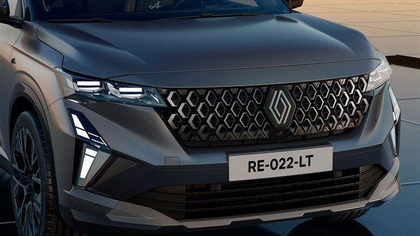 calandre  - Renault Austral full hybrid E-Tech