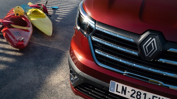 Renault Trafic Combi - calandre modernisée chromée

