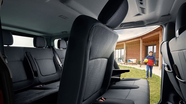 Renault Trafic Combi - zone passagers modulable : 3, 6 ou 9 places

