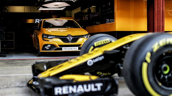 Nouvelle Renault MEGANE R.S. TROPHY