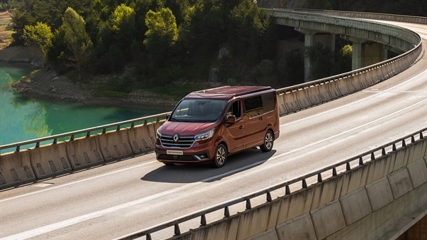 nouveau Renault Trafic SpaceNomad  - inscription sortie