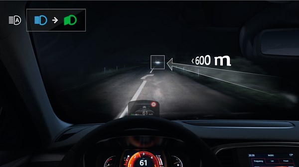 Renault - détection des feux des autres véhicules pour le passage automatique des feux de route aux feux de croisement