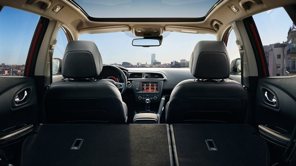 Renault - habitacle lumineux - banquette arrière rabattue